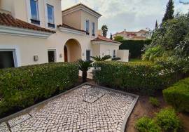 Superb Luxury Villa with 4 bedrooms and 5 bathrooms in the Fantastic Monte-Rei Estate, East Algarve