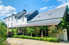 Exceptional 8-Bedroom B&B for Sale in Rostrenen, Brittany – The Perfect Lifestyle