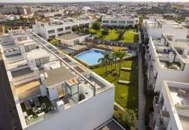 Tavira – 3-Bedroom semi-detached house with Garage and Lift in a Private Residence with Pool and Gardens