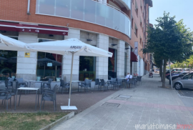 Bar for rent in Basauri with terrace and smoke outlet