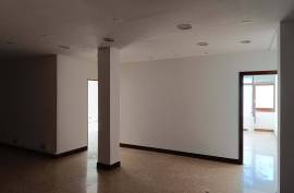 Office for rent in Las Arenas