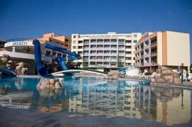 Furnished 1-Bedroom apartment with 2 bathrooms in Trakia Plaza, Sunny Beach