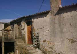 Old house in Roqueiro / Oleiros.