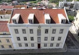 T2 +1 Apartment in Lisbon