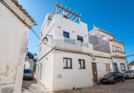 2 bedroom villa in the heart of Alvor