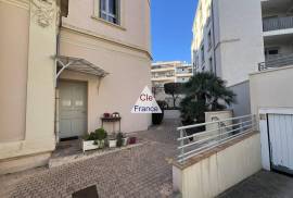 Appartement En Duplex Plein Centre Classe 520000 Euros- Hyeres (83)