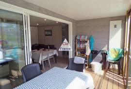 Detached Chalet with Swimming Pool