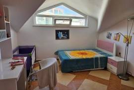 3 BED maisonette, 120 sq.m., with SEA VI...