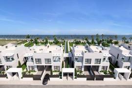 Nieuw gebouwde luxe villa's direct aan zee in Los Alcázares