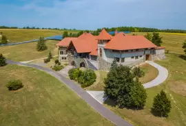 Hungary. Balatonendred. Estate with stables. 