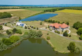 Hungary. Balatonendred. Estate with stables. 