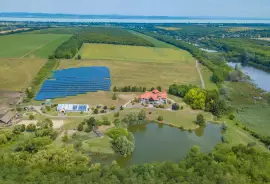 Hungary. Balatonendred. Estate with stables. 