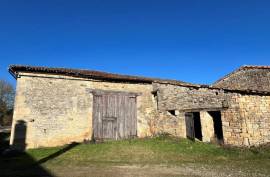 €26000 - Old Stone House With Outbuildings to Renovate on a Plot of 1055m2