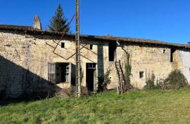 €26000 - Old Stone House With Outbuildings to Renovate on a Plot of 1055m2