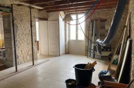 €70000 - House To Finish Renovating Close To Ruffec