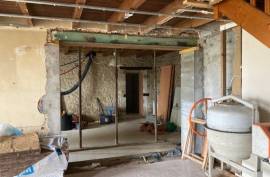 €70000 - House To Finish Renovating Close To Ruffec