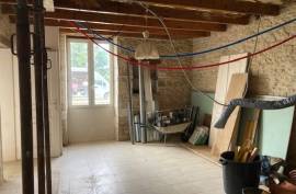 €70000 - House To Finish Renovating Close To Ruffec