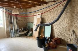 €70000 - House To Finish Renovating Close To Ruffec