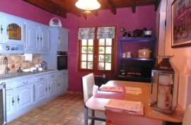 €270300 - Beautifully Presented 3 Bedroomed House With A Covered Pool