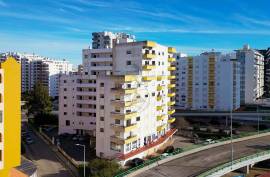 1 Bedroom Apartment with Generous Areas on the 2nd Line of Praia da Rocha