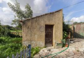 Storage room of 71m2 with attic on 1,160 m2 of land