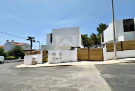 Moradia T3 em Murches com piscina e jardim