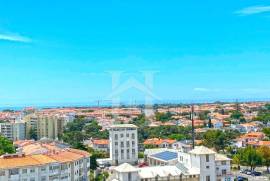 Apartamento T4 em Cascais com vista de Mar e Serra