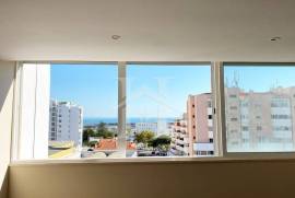 Apartamento T4 em Cascais com vista de Mar e Serra