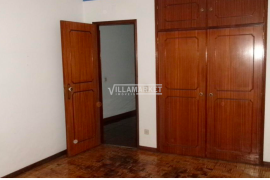 2 bedroom bank apartment with storage room located in Urbanização Jardim de Cima, in Santarém