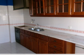 2 bedroom bank apartment with storage room located in Urbanização Jardim de Cima, in Santarém