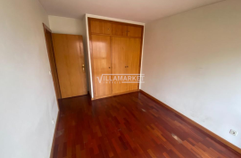 4 bedroom bank apartment with terrace, double parking and storage located in Senhora da Hora, Porto