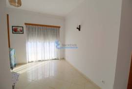 4 bedroom corner villa with swimming pool and garage box located in Ferreiras