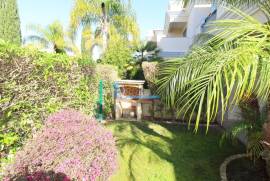 4 bedroom corner villa with swimming pool and garage box located in Ferreiras