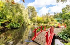 Luxury 3 Bed Apartment For Sale in The Water Gardens Kingston upon Thames