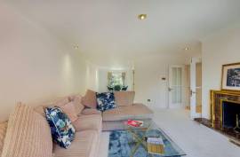 Luxury 3 Bed Apartment For Sale in The Water Gardens Kingston upon Thames