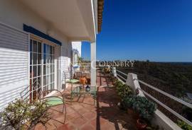 Tavira – 4 bedroom villa with pool and beautiful sea views.