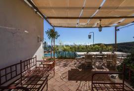 Tavira – 4 bedroom villa with pool and beautiful sea views.