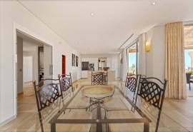 Albufeira Modern 5-Bedroom Villa with Pool, Guest Annex, and Solarium