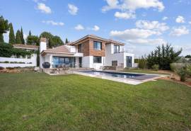 Almancil - Striking large 4-bedroom Villa with pool and panoramic views