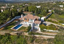 Almancil - Striking large 4-bedroom Villa with pool and panoramic views