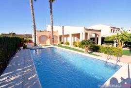 DETACHED VILLA IN LOS BALCONES. TORREVIEJA