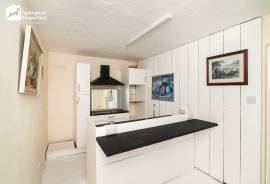 2 bedroom, Maisonette for sale