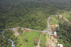 Rio Celeste Lot In Bijagua: Prime Lot for Sale Near Rio Celeste and Tenorio Volcano National Park