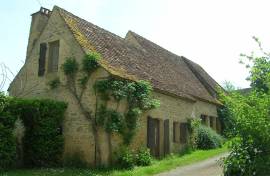 Propriete perigourdine ancienne avec enormement de cachet, avec 6,5 hectares, Deux gites et piscine.