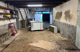 €22000 - Former Business / House to Renovate with 3 Bedrooms