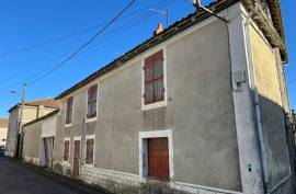 €22000 - Former Business / House to Renovate with 3 Bedrooms