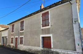 €22000 - Former Business / House to Renovate with 3 Bedrooms