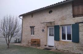 €287230 - Charming property comprising a main house and two gites