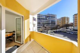 2 Bedroom Apartment Furnished and Equipped with Private Parking in the Heart of Praia da Rocha