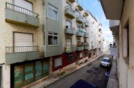 Two-bedroom flat with terrace in the centre of Portimão